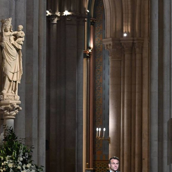 Emmanuel Macron, président de la République Française lors de la cérémonie de réouverture de la cathédrale Notre-Dame de Paris, le 7 décembre 2024. Joyau de l’art gothique, lieu de culte et de culture, symbole universel de la France et de son histoire, la cathédrale de Notre-Dame de Paris rouvre ses portes les 7 et 8 décembre, cinq ans après le terrible incendie qui l’avait ravagée le 15 avril 2019. © Eric Tschaen/Pool/Bestimage