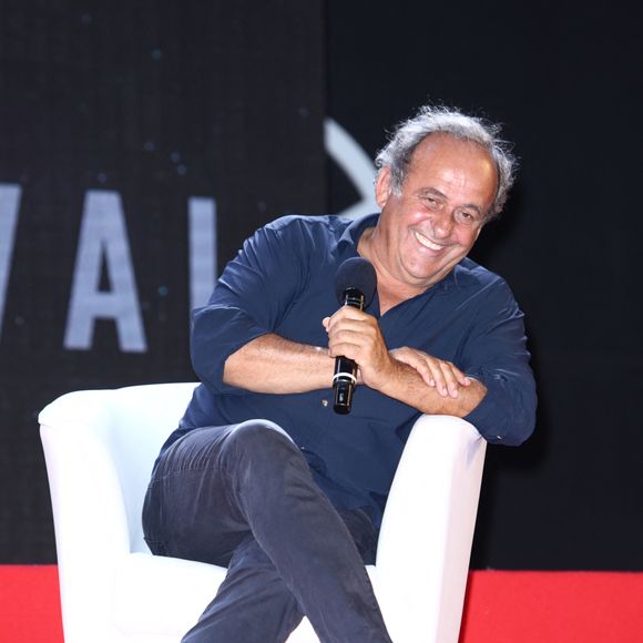 “Je prends le temps de prendre le temps”, raconte Michel Platini au "Parisien"

Michel Platini - 21st Edition Magna Graecia Film Festival en Italie, le 28 juillet 2024. SGP / BESTIMAGE