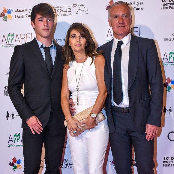 Didier Deschamps avec sa femme Claude et son fils Dylan (à gauche) arrivent pour le dîner de gala de charité 'Global Gift', à l'hôtel Four Seasons, à Dubaï, aux Émirats arabes unis, le 12 décembre 2016. Photo Balkis Press/ABACAPRESS.COM