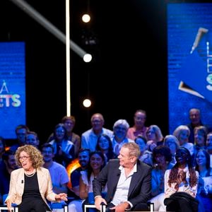 Exclusif - François Berléand, Mireille Dumas et Garou lors de l'enregistrement de l'émission "La Boîte à secrets", présentée par F.Bollaert et diffusée le 26 septembre 2025 sur France 3, dans les studios du Lendit à Saint-Denis, Seine Saint-Denis, France, le 8 septembre 2025. © Pierre Perusseau/Bestimage