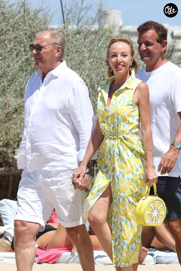 Maria Chiara pose avec son père, légendé d'un simple "papa".

Charles de Bourbon des Deux-Siciles, Camilla de Bourbon des Deux-Siciles et leurs filles les princesses Maria Carolina et Maria Chiara sont allés déjeuner avec le prince Laurent de Belgique et ses enfants les princes Aymeric et Nicolas et la princesse Louise de Belgique au club 55 à Saint-Tropez le 3 aout 2025. Agence / Bestimage