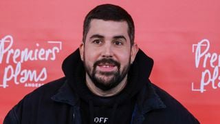 "Un moment j'étais gros, j'ai perdu du poids" : 25 kilos en moins, Artus évoque son changement de silhouette
