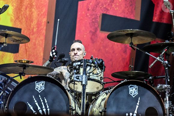 Sum 41 se produisant sur scène lors du festival en plein air Hellfest à Clisson, France, le 16 juin 2023. Photo par Julien Reynaud/APS-Medias/ABACAPRESS.COM