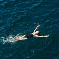 Un ancien sauveteur rétablit la vérité pour vos vacances : "En réalité, il n'y a pas plus de risques à se baigner juste après un repas que deux heures plus tard"