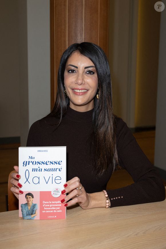 Virgilia Hess participe au festival du livre 'Des Livres, Des Artistes' à la Maison de la Chimie le 30 novembre 2024 à Paris, France. Photo par Nasser Berzane/ABACAPRESS.COM