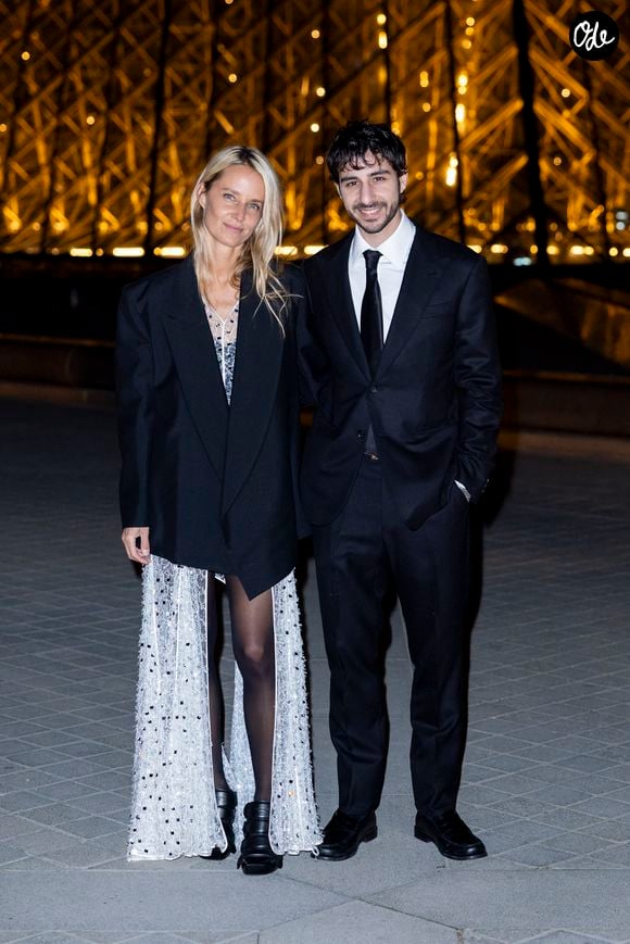 Ben Attal et Jordane Crantelle - Photo Call du « Le Grand Diner du Louvre « lors de la Fashion Week à Paris le 5 mars 2025. © Olivier Borde /Bestimage