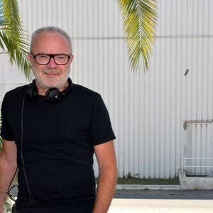 Olivier Baroux lors du tournage, du prochain film réalisé "Menteur" par Olivier Baroux et produit par Gaumont au studio de la Victorine à Nice, France, le 29 juin 2021. © Bruno Bébert/Bestimage