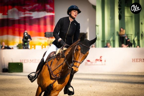 Mathilde Pinault, spécialiste de sauts d'obstacles, fait partie des meilleures cavalières du circuit international.

Mathilde Pinault lors du Saut Hermès 2026 (CSI5), le 21 mars 2026 au Grand Palais à Paris, en France. Photo : Laurent Zabulon/ABACAPRESS.COM