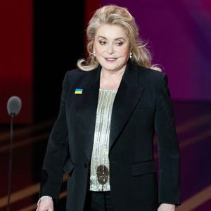 A un couple de collectionneurs 

Catherine Deneuve - Cérémonie de la 50ème édition de la cérémonie des César à l'Olympia à Paris, France, le 28 février 2025 © Dominique Jacovides - Olivier Borde / Bestimage