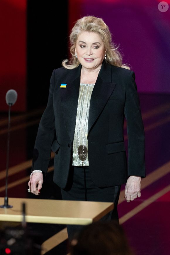 A un couple de collectionneurs 

Catherine Deneuve - Cérémonie de la 50ème édition de la cérémonie des César à l'Olympia à Paris, France, le 28 février 2025 © Dominique Jacovides - Olivier Borde / Bestimage