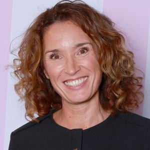 C'est pourtant dans ces circonstances qu'une amibe, un parasite microscopique, est entrée dans son œil. "Un parasite est rentré dans mon œil et a grignoté ma cornée"

Soirée Télé 7 jours chez Francette à Paris, jeudi 4 septembre 2025. - Soirée Télé 7 jours chez Francette à Paris le 4 septembre 2025.
© Christophe Aubert via Bestimage