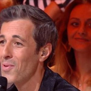 Mais elle ne pourra pas en dire plus une fois qu'elle aura la réponse

Michael Goldman sur le plateau de la "Star Academy"