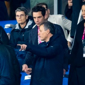 Mika et Marc Olivier Fogiel - Personnalités à la finale de la coupe du monde de rugby Afrique du Sud / Nouvelle Zélande (12 - 11) au stade de France à Saint-Denis le 28 octobre 2023. AGENCE / BESTIMAGE