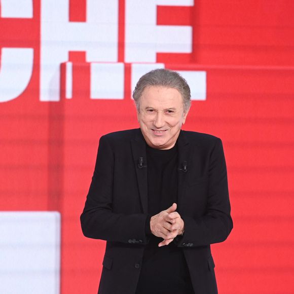 Exclusif - Michel Drucker - Enregistrement de l'émission Vivement dimanche au studio Rive Gauche, presentée par Michel Drucker . Diffusion sur France 3 le 22/03/2026. Photos prises le 11 mars 2026. © Guillaume Gaffiot / Bestimage