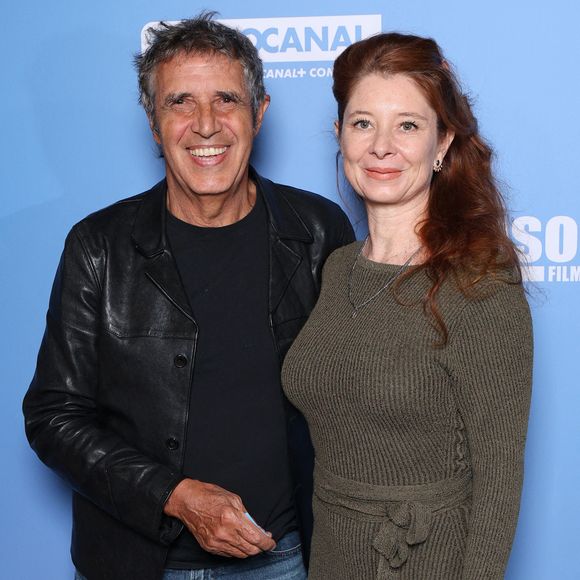 Il a un enfant avec Hélène Grémillon, Léonard 18 ans.
Julien Clerc et son épouse Hélène Grémillon assistent à la première du film « Garance » qui s'est tenue au Pathé Wepler le 15 septembre 2026 à Paris, en France. Photo de Jérôme Dominé / ABACAPRESS.COM