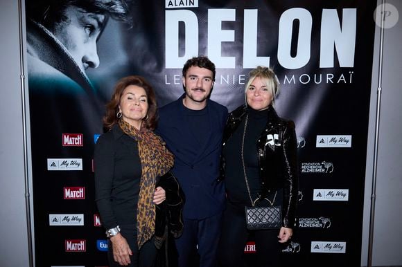 Une amie qui est passée par les mêmes difficultés, va lui soumettre l’idée d’aller voir un kinésithérapeute

Exclusif - Dominique Tapie, Sophie Tapie (enceinte) , son mari Baptiste Germain au photocall de la soirée Ciné-concert symphonique "Alain Delon, le dernier Samouraï" au Palais des congrès à Paris le 8 novembre 2024 le jour de son anniversaire.

© Jacovides / Moreau / Bestimage