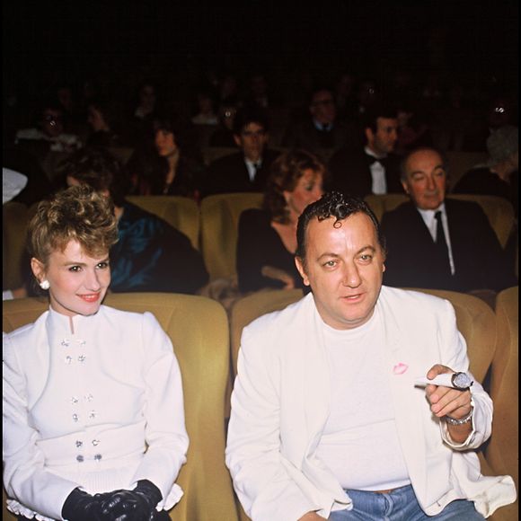 Elle tombe sous le charme de Coluche alors qu'elle n'avait pas encore 18 ans

Coluche et Miou-Miou à l'avant première du film Coup de foudre © Rindoff - Paterson - Bestimage