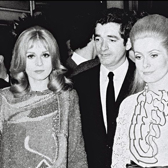 Françoise Dorléac, Jacques Demy et Catherine Deneuve à la première des Demoiselles de Rochefort en 1967. Photo : AGENCE / BESTIMAGE