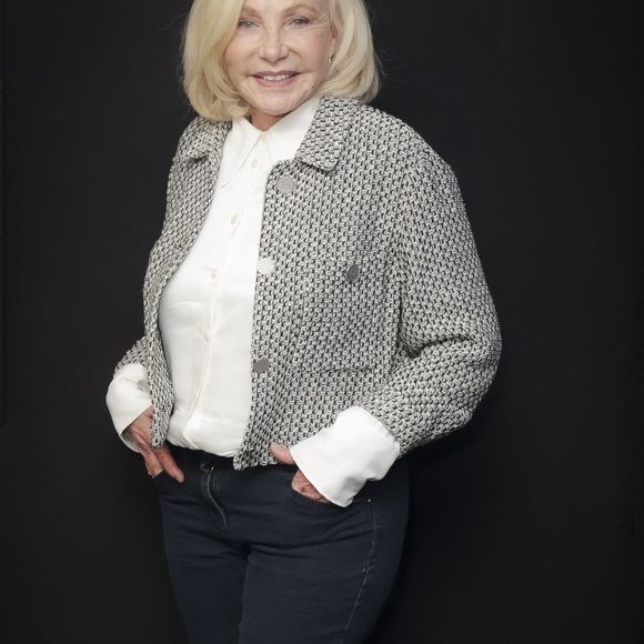Exclusif - Michèle Torr pose en marge de sa venue à Radio J, le 2 mars 2023.
