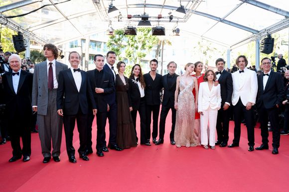 Jérôme Seydoux, Vassili Schneider, Matthieu Delaporte, Julien De Saint-Jean, Laurent Lafitte, Anamaria Vartolomei, Anaïs Demoustier (enceinte), Pierre Niney, Matthieu Delaporte, Adèle Simphal, Julie de Bona, Marie Narbonne, Pierfrancesco Favino, Dimitri Rassam, Alexandre de La Patellière - Montée des marches du film « Le comte de Monte-Cristo » lors du 77ème Festival International du Film de Cannes, au Palais des Festivals à Cannes. Le 22 mai 2024
© Jacovides-Moreau / Bestimage