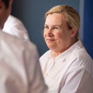 Exclusif - La cheffe Hélène Darroze dans l'Espace VIP lors de la 9ème édition du "Longines Paris Eiffel Jumping" au Champ de Mars à Paris, France, le 24 juin 2024. © Perusseau-Veeren/Bestimage
