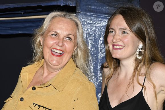 Valerie Damidot et Roxanne Damidot assistent à la première de "Indiana Jones et le Cadran du Destin" au Grand Rex le 26 juin 2023 à Paris, France. Photo par Victor Joly/ABACAPRESS.COM