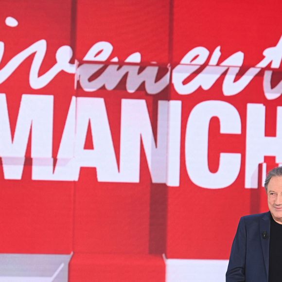 Exclusif - Michel Drucker - Enregistrement de l'émission Vivement dimanche au studio Rive Gauche, présentée par M.Drucker, diffusée le 07 septembre 2025 sur France 3.  © Guillaume Gaffiot / Bestimage