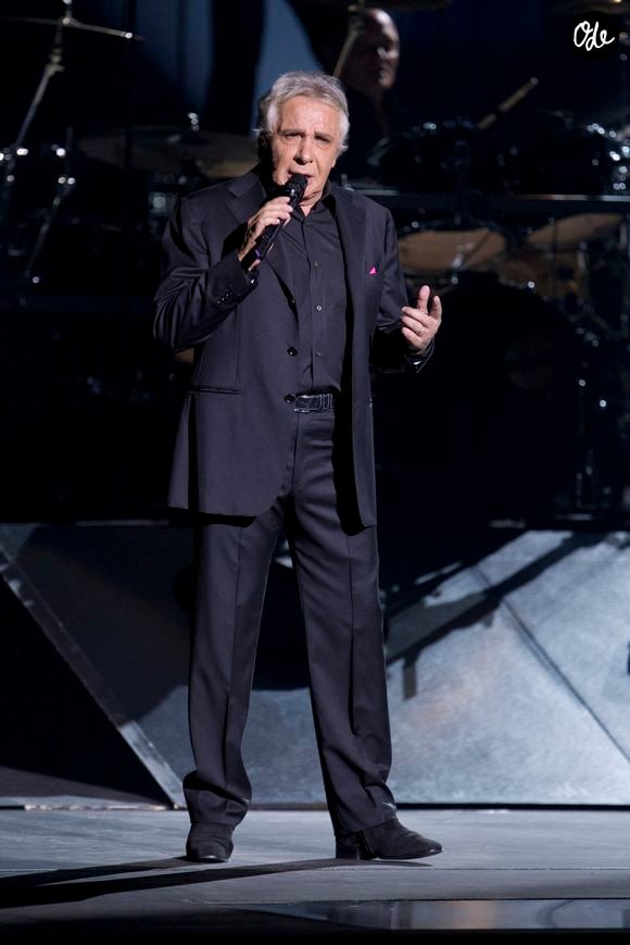 Le chanteur français Michel Sardou se produit au Palais Nikaia à Nice, dans le sud de la France, le 5 mai 2011. Photo : Syspeo.R/ABACAPRESS.COM