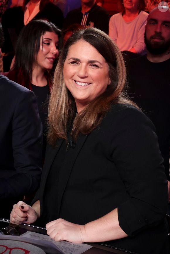 Exclusif - Valérie Benaim, sur le plateau de l’émission « TPMP » présentée par C.Hanouna et diffusée en direct sur Youtube et sur toutes les box (SFR, FREE, Bouygues, MyCanal etc), Paris, France, le 10 mars 2025. © Jack Tribeca / Bestimage