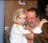 Malgré la disparition de Carlos en 2008, Sylvie continue de lui rendre hommage et évoque souvent sa sensibilité cachée derrière son humour. 

Archives - Sylvie Vartan dans sa loge du Palais des Sports à Paris le soir de sa première en 1991, avec le chanteur Carlos. AGENCE / BESTIMAGE