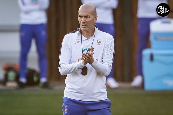 L'ancien coach du Real Madrid va prochainement diriger ses premiers matchs à la tête des Bleus

Zinédine Zidane - Entraînement de l'équipe de France en préparation de la Ligue des nations de l'UEFA 2026 au Centre national de Clairefontaine le 21 septembre 2026. (Credit Image: © Matthieu Mirville/ZUMA Press Wire / Bestimage)