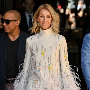 Céline Dion sort de l'hôtel de Crillon pour se rendre au défilé de mode Haute-Couture automne-hiver 2019/2020 Valentino à Paris le 3 juillet 2019.