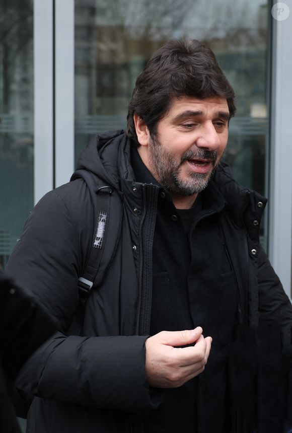 Exclusif - Patrick Fiori à la sortie des studios de RTL à Neuilly-sur-Seine, France, le 12 février 2025. © Agence / Bestimage