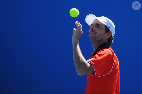 Le Français Julien Benneteau bat son compatriote David Guez lors du premier tour, Jour 2, de l'Open d'Australie à Melbourne, Australie, le 19 janvier 2010. Photo par Corinne Dubreuil/Cameleon/ABACAPRESS.COM