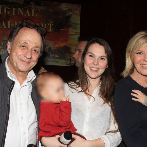 Exclusif - Chantal Ladesou avec son mari Michel Ansault, leur fille Clémence Ansault et ses enfants - After-show de Chantal Ladesou au Casino de Paris le 13 janvier 2019. © Philippe Baldini/Bestimage