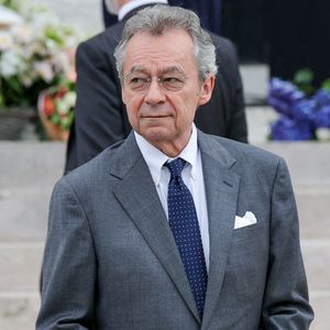 Michel Denisot s'est aussit inscrit chez StartnPlay, une agence de conférenciers professionnels.

Michel Denisot - Sortie des obsèques de l'auteure-compositrice-interprète et actrice française Françoise Hardy au crématorium du cimetière du Père-Lachaise à Paris, France, le 20 juin 2024. © Jacovides-Moreau/Bestimage