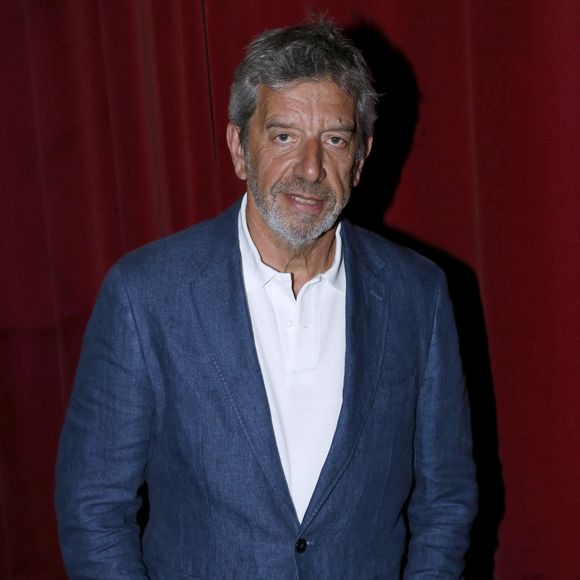 Exclusif - Michel Cymes - Stéphane Freiss est élevé au grade d’Officier de l'ordre des Arts et des Lettres au théâtre Antoine à Paris, France, le 13 Mai 2024.  Stéphane Freiss a reçu cette distinction après avoir été nommé chevalier de l'ordre des Arts et des Lettres en 2013.
© Bertrand Rindoff / Bestimage