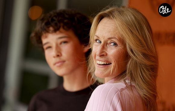 Estelle Lefébure et son fils Giulano Ramette au photocall du village lors des Internationaux de France de Tennis de Roland Garros 2026, à Paris, France, le 29 mai 2026. © Dominique Jacovides/Bestimage