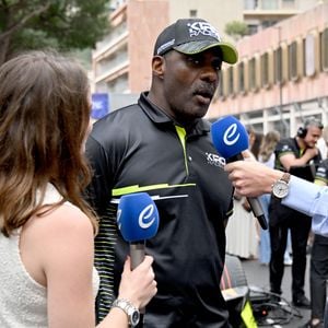 Idris Elba durant le Monaco E-Prix 2025, Round 6, le 3 mai 2025. Le pilote Nissan Oliver Rowland a remporté la course devant Nick De Vries suivi par Jacke Dennis. C'est la 8eme édition du Monaco E-prix. A l’occasion de la 11eme saison du Championnat du Monde ABB FIA Formula E, les monoplaces de 3eme génération ont parcouru les rues de la Principauté. © Bruno Bebert/Bestimage
