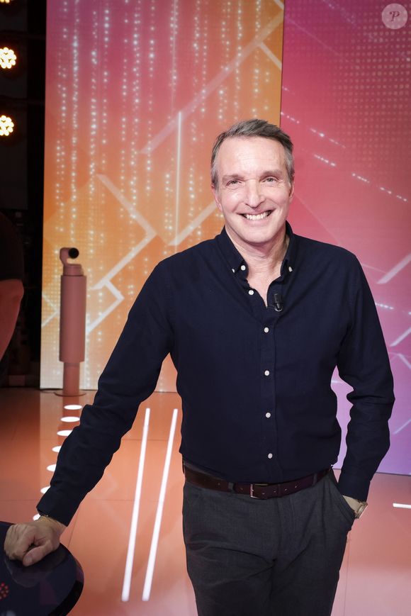 Exclusif - Stéphane Rotenberg, sur le plateau de TBT9 présenté par C.Hanouna, et diffusé en direct sur W9, Paris, France, le 07 novembre 2025. © Jack Tribeca / Bestimage