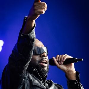 Après son interpellation, Gims a été remis en liberté.

Gims, Fête de l'Humanité 2025 sur la base 217 au Plessis-Paté le 14 septembre 2025.

© Julien Sarkissian / Bestimage