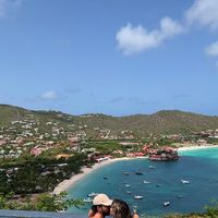"C'est un investissement" : Une star internationale de 52 ans et son mari de 35 ans ont fait construire une maison sur l'île de Saint-Barth'