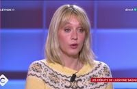 Ludivine Sagnier évoque sa fille Bonnie Duvauchelle qui suit actuellement ses traces lors de son passage dans l'émission C à vous sur France 5.