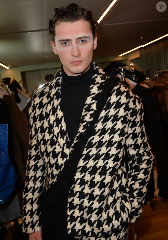 Exclusif - Noé Elmaleh - Backstage du défilé de mode Homme automne-hiver 2020/2021 "Gunther" à l'Hôtel national des Arts et Métiers à Paris. Le 18 janvier 2020 © Veeren Ramsamy-Christophe Clovis / Bestimage