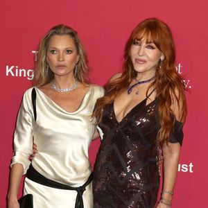 2 mai 2024, New York, États-Unis : Le mannequin Kate Moss et Charlotte Tilbury aperçues au gala 2024 du King's Trust, organisé à Casa Cipriani. Zuma Press / Bestimage