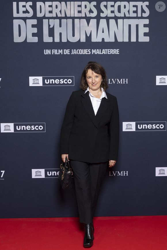 Exclusif - Anne Roumanoff lors de l'avant-première du documentaire-fiction "Les derniers secrets de l'humanité" à la Maison de l'Unesco à Paris le 19 décembre 2023.
© Cyril Moreau / Bestimage