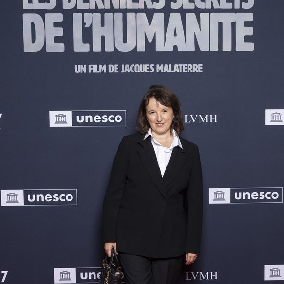 Exclusif - Anne Roumanoff lors de l'avant-première du documentaire-fiction "Les derniers secrets de l'humanité" à la Maison de l'Unesco à Paris le 19 décembre 2023.
© Cyril Moreau / Bestimage
