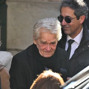 Bernard d'Ormale est apparu ému

Bernard d'Ormale arrivant à l'église Notre-Dame de l'Assomption, pour la cérémonie funéraire de l'actrice française Brigitte Bardot, à Saint-Tropez, dans le sud-est de la France,

 L'actrice française Brigitte Bardot, symbole de la libération sexuelle dans les années 1950 et 1960, qui s'est réinventée en défenseuse des droits des animaux et a embrassé des opinions d'extrême droite, est décédée le 28 décembre 2025 à l'âge de 91 ans. Photo par Julien Reynaud/APS-Medias/ABACAPRESS.COM