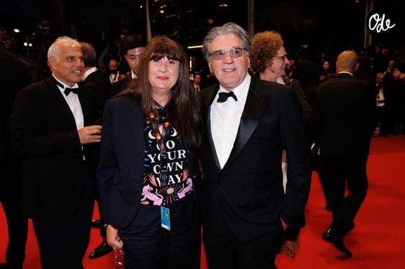 Pour son enfant, il a alors été question d'envisager une autre manière d'apprendre, loin du parcours scolaire habituel.

Aude Ambroggi, Daniel Auteuil - Descente des marches du film « Vie privée » lors du 78ème Festival International du Film de Cannes, au Palais des Festivals à Cannes. Le 20 mai 2025
© Jacovides-Moreau / Bestimage