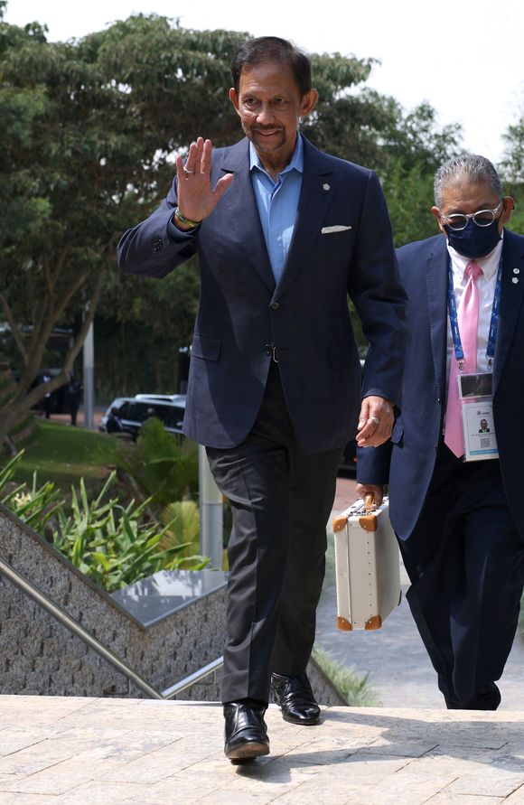 Hassanal Bolkiah, Sultan de Brunei arrive au "Leader's Retreat" en marge de la réunion des chefs de gouvernement du Commonwealth à l'Intare Conference Arena à Kigali, le 24 juin 2022.

Photo : PA Photo/ Bestimage
